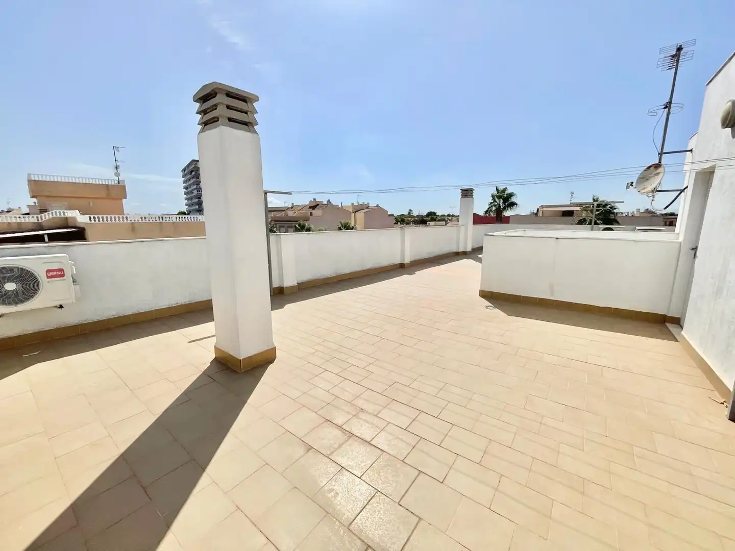 Terrassa de Apartament de lloguer en Los Alcázares amb Aire condicionat, Traster i Moblat