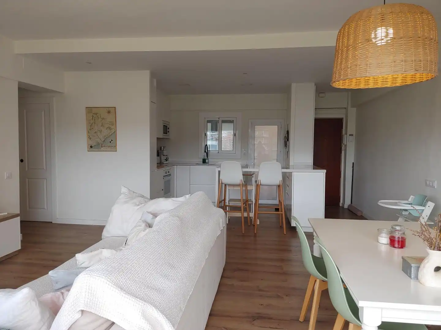 Living room of Flat for sale in L'Hospitalet de Llobregat  with Heating, Terrace and Balcony
