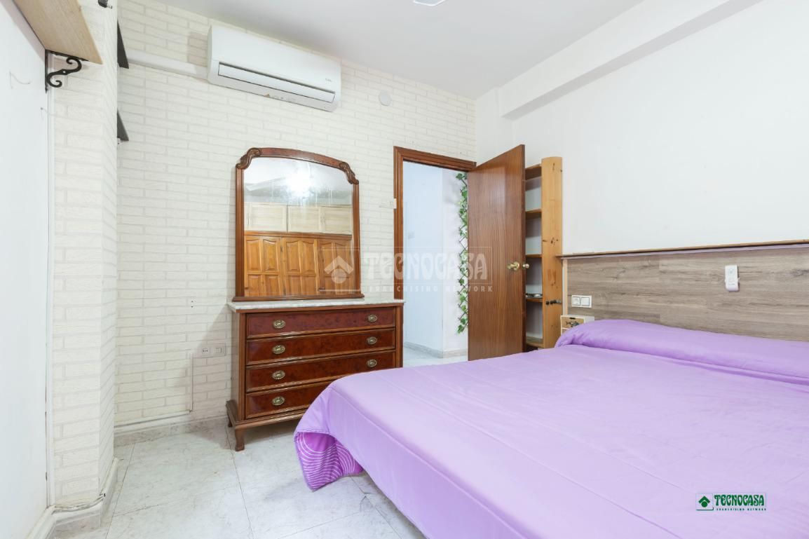 Dormitori de Pis en venda en  Almería Capital amb Aire condicionat