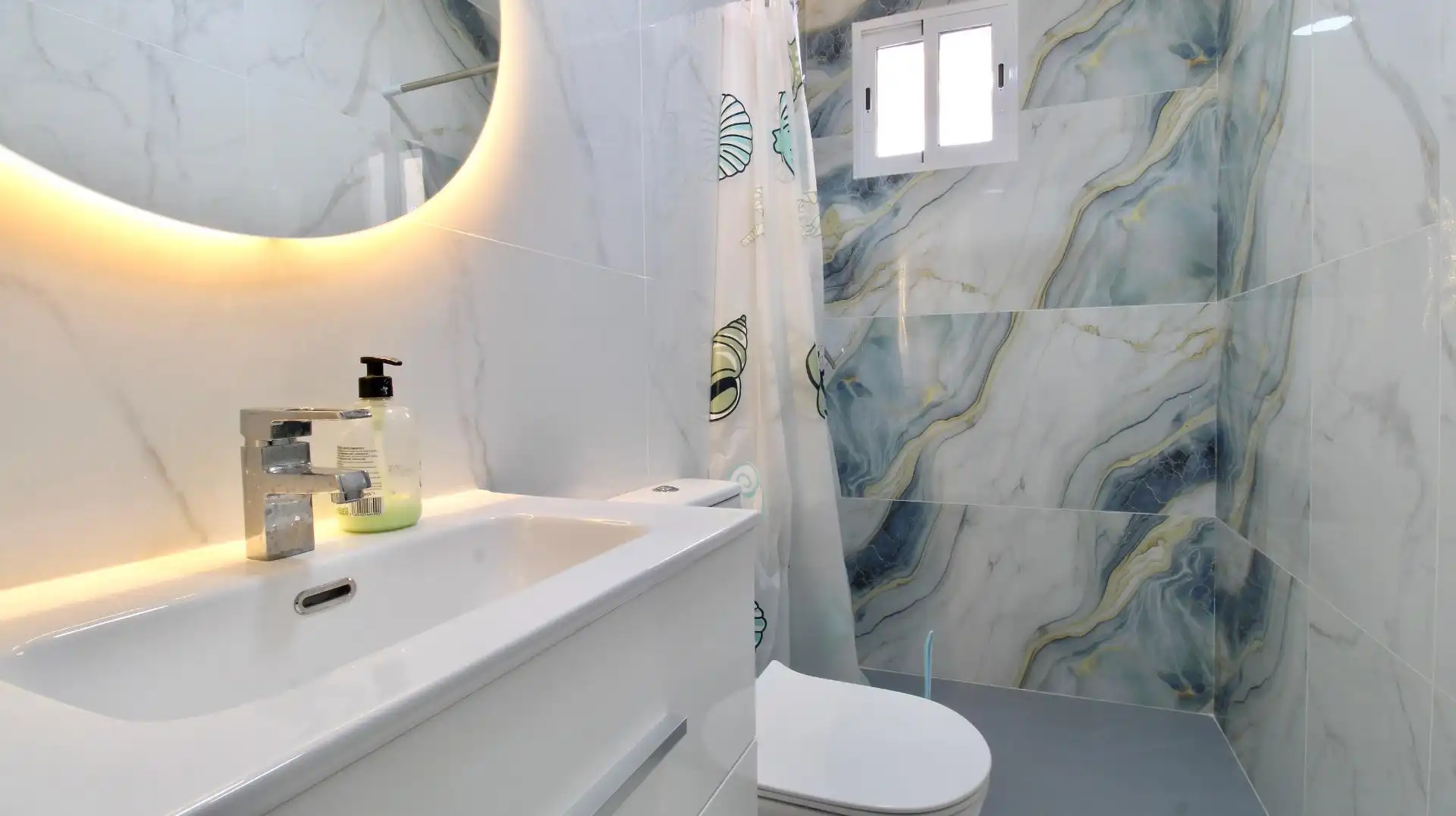 Baño de Casa o chalet en venta en La Zubia con Aire acondicionado y Terraza