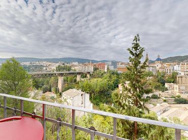 Appartamento con balcone in vendita a Centre - Zona Alta