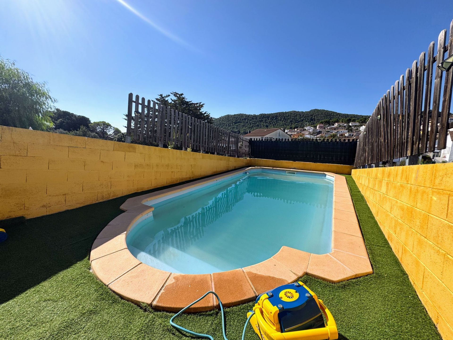 Swimming pool of Single-family semi-detached for sale in Albinyana  with Air Conditioner, Heating and Terrace