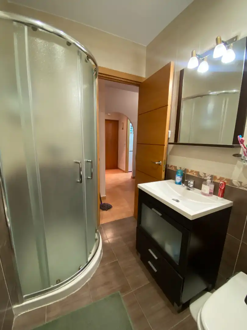 Bathroom of Flat for rent in Madrid  with Heating, Furnished and Washing machine
