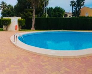 Piscina de Planta baixa en venda en Dénia amb Calefacció, Jardí privat i Terrassa