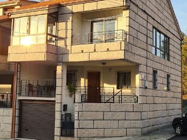 Maison mitoyenne avec jardin à vendre à Rúa Boborás