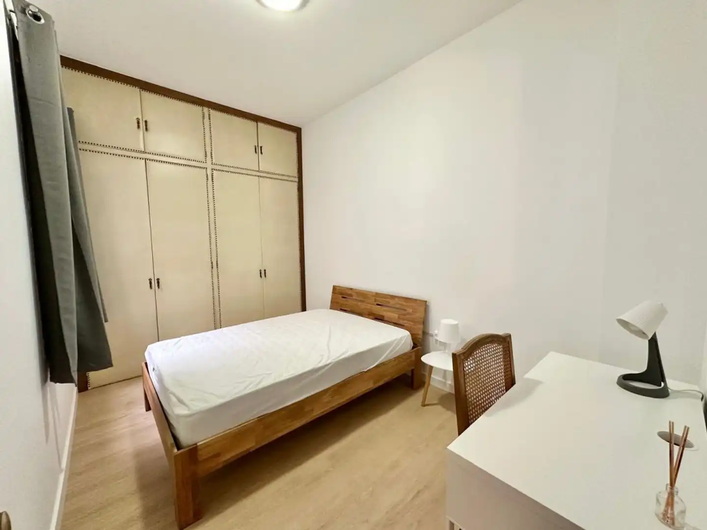 Bedroom of Flat for share in Centre - Sant Josep - Sanfeliu