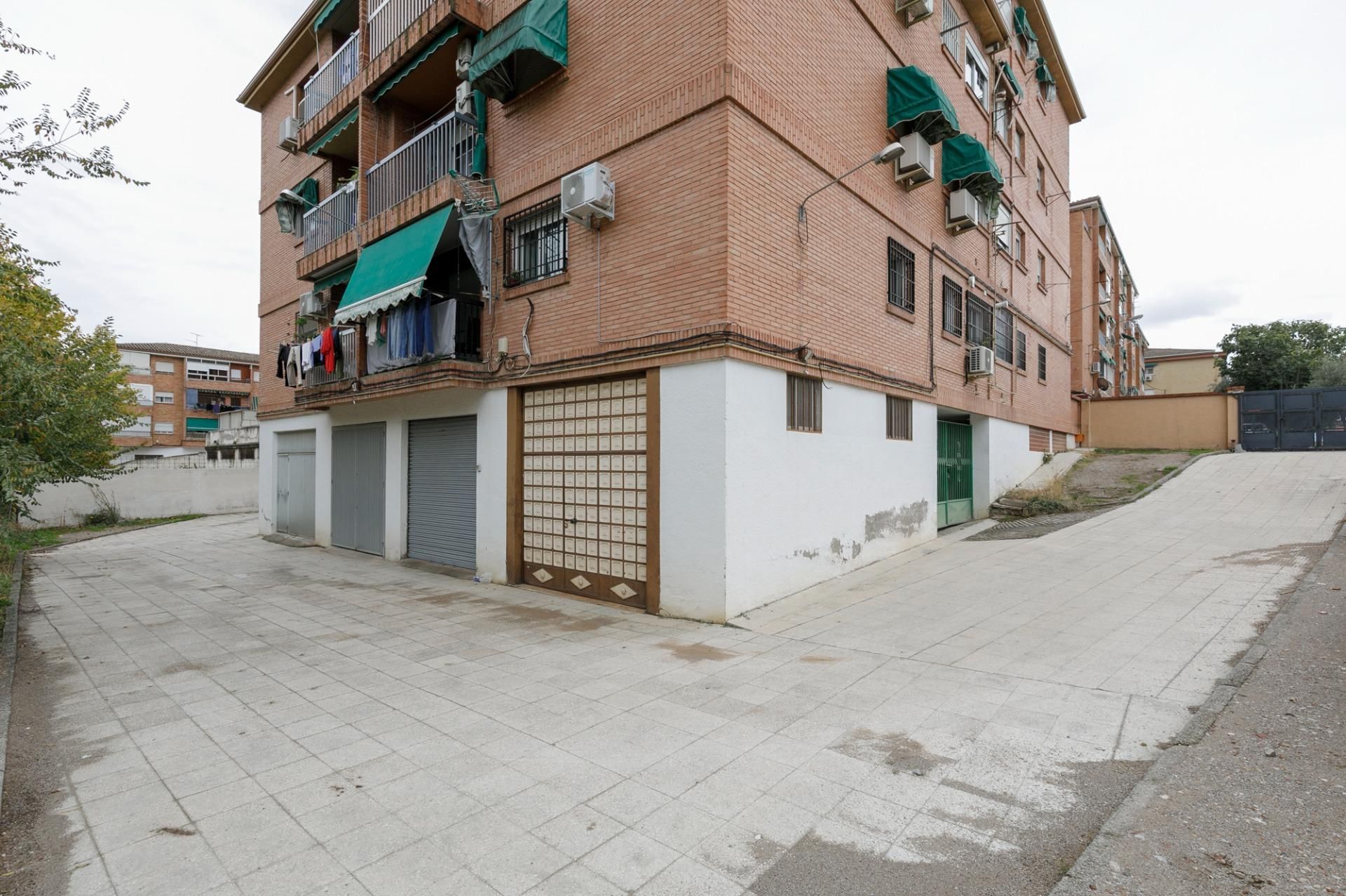 Vista exterior de Garaje en venta en  Granada Capital