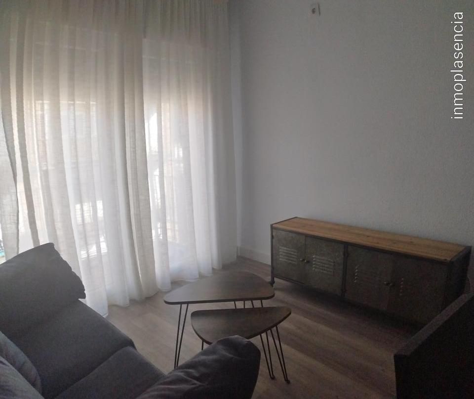 Flat to rent in maria la brava, Miralvalle - Av. Virgen del Puerto - La Data