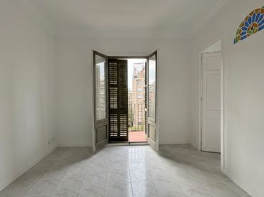 Piso con ascensor en venta en Gran Via de les Corts Catalanes 302