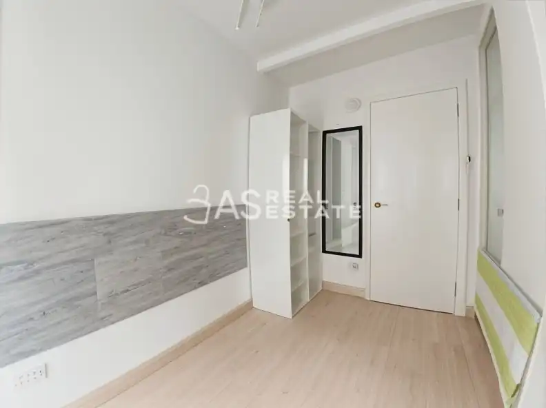 Habitación de Piso en venta en Madrid con Aire acondicionado y Amueblado