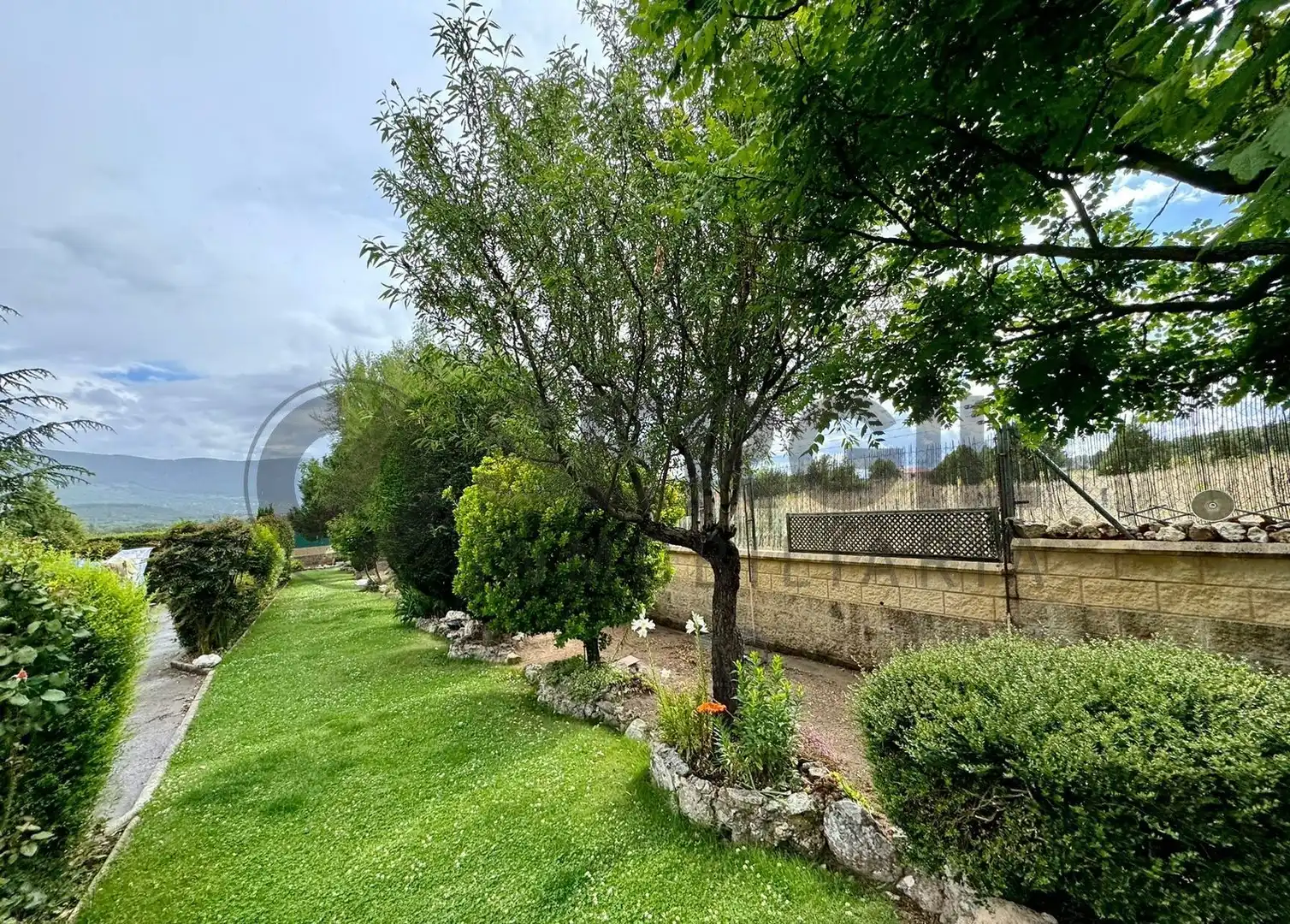 Jardín de Casa o chalet en venta en Prádena con Calefacción y Jardín privado