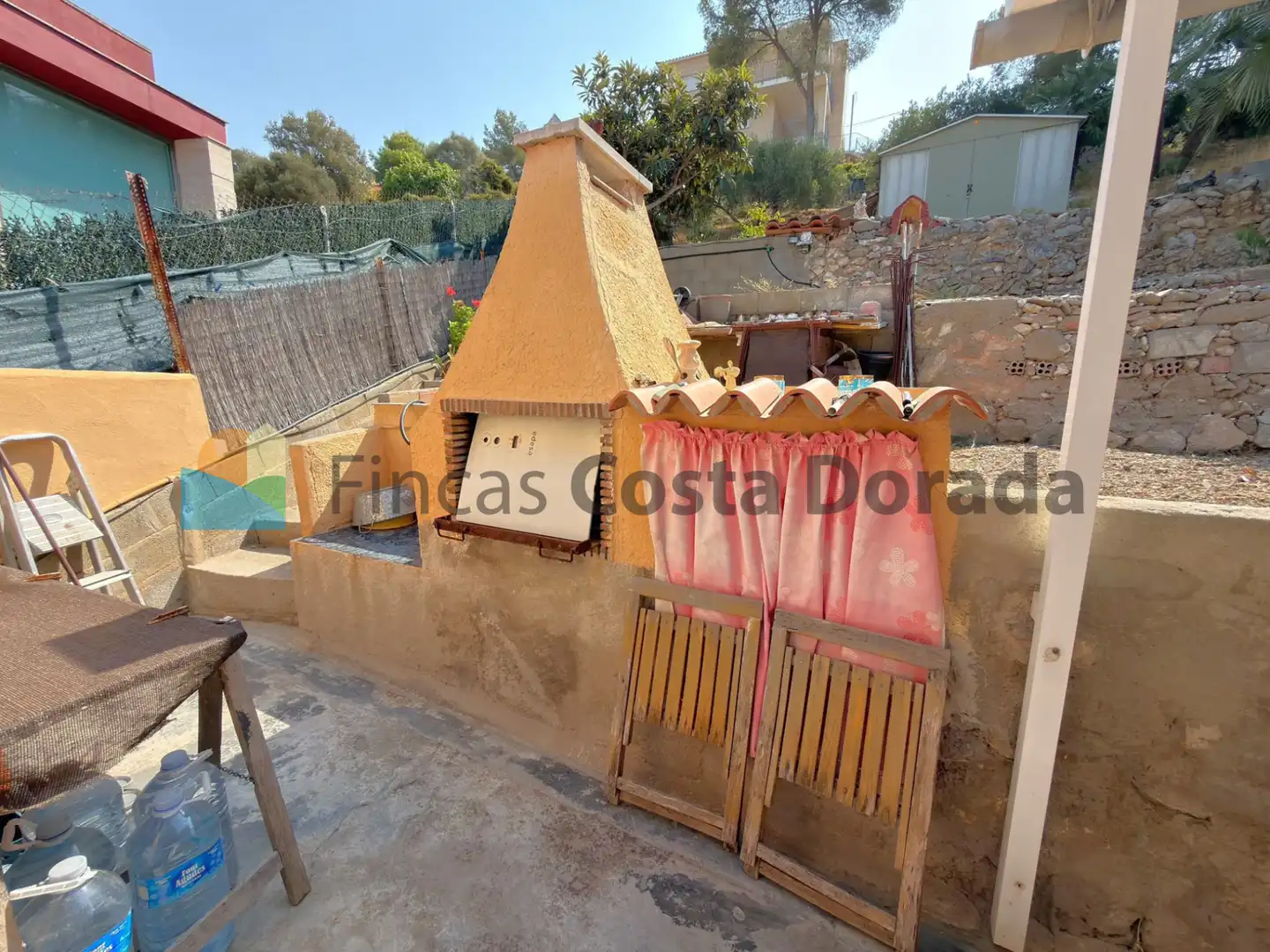Vista exterior de Casa o xalet en venda en Cubelles amb Aire condicionat, Jardí privat i Terrassa