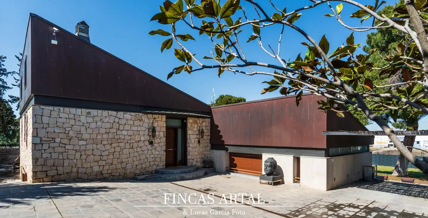 Vista exterior de Casa o chalet en venta en Zaragoza con Aire acondicionado, Calefacción y Jardín privado