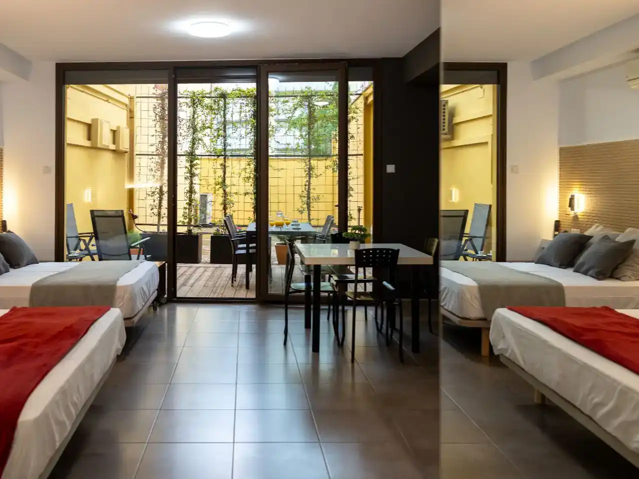Terraza de Piso de alquiler en Figueres con Aire acondicionado, Amueblado y Balcón