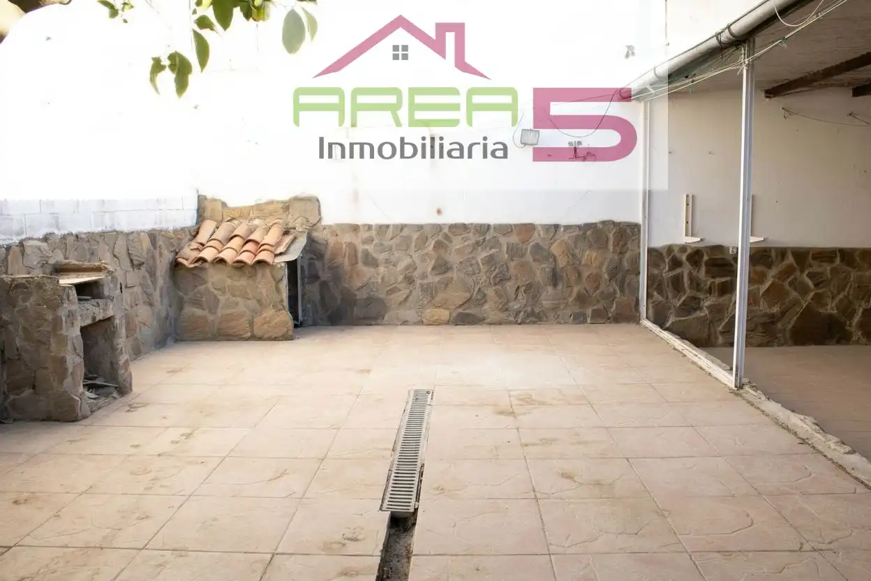 Vista exterior de Casa adosada en venta en Santa Marta