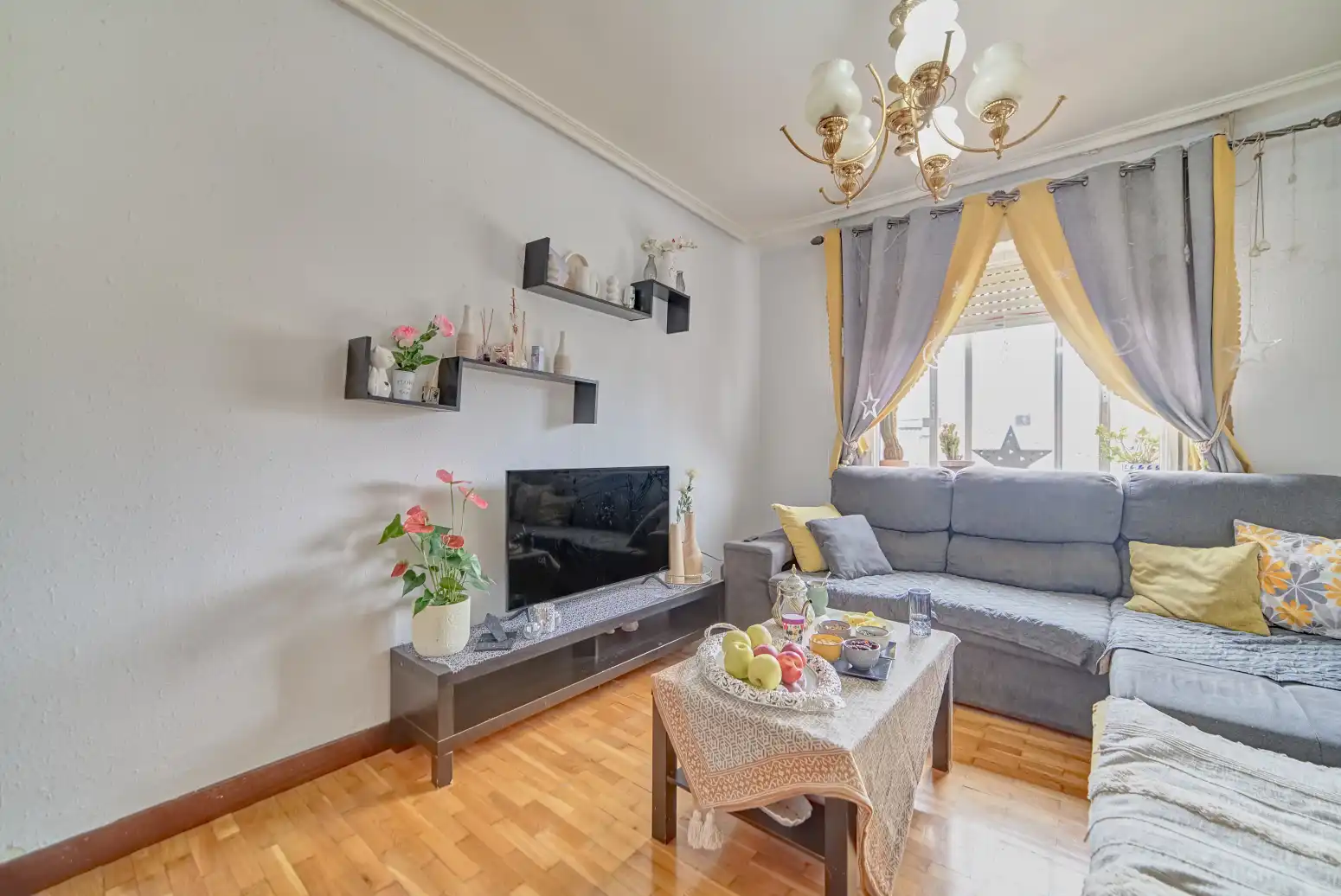 Sala de estar de Piso en venta en Valle de Elorz / Elortzibar con Calefacción y Parquet