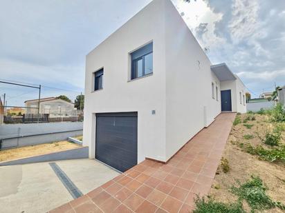 Vista exterior de Casa o xalet en venda en Creixell amb Aire condicionat, Calefacció i Jardí privat