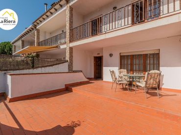 Casa con balcón en venta en Zona alta