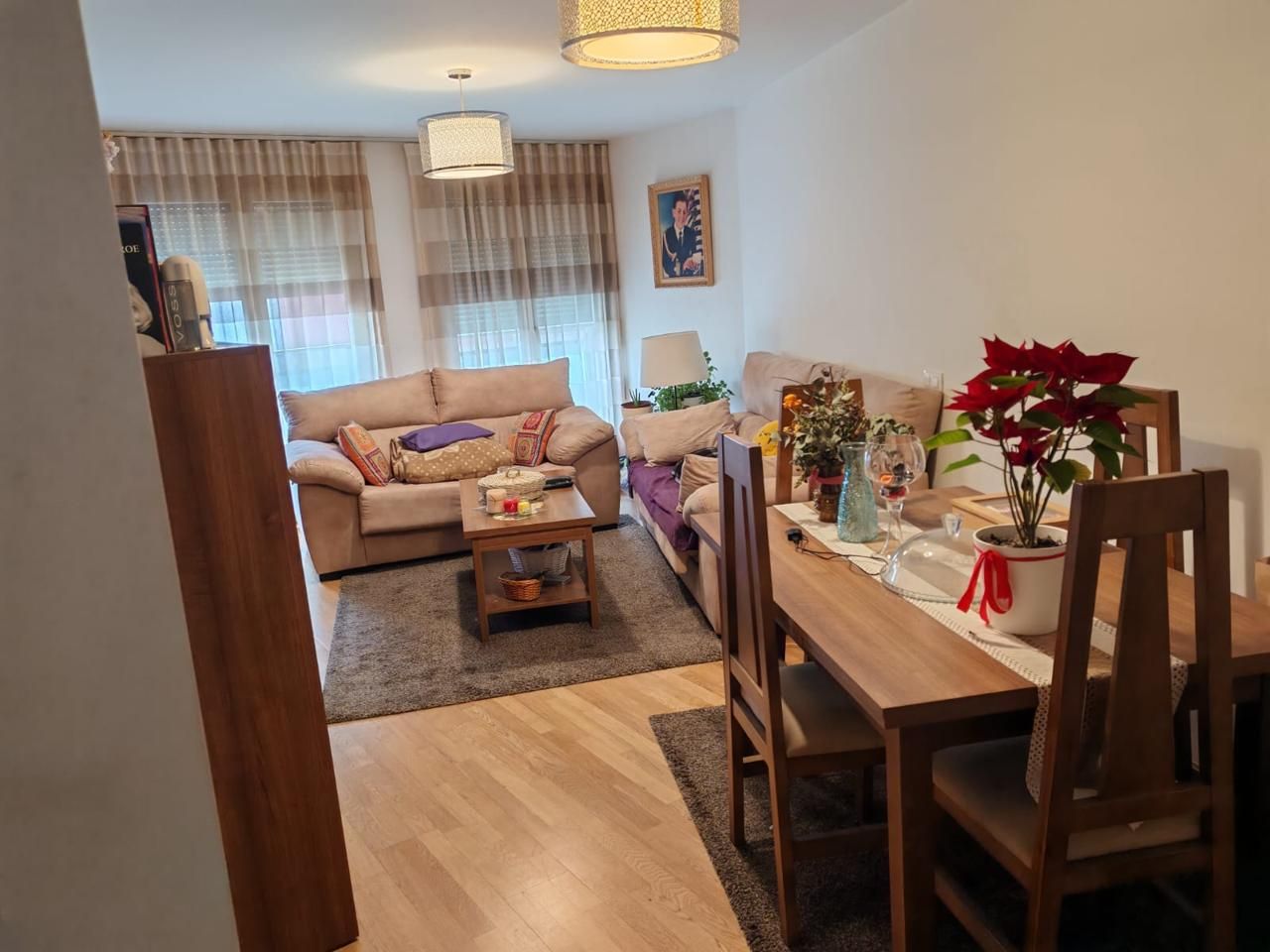 Sala de estar de Piso en venta en Outes con Calefacción, Terraza y Amueblado