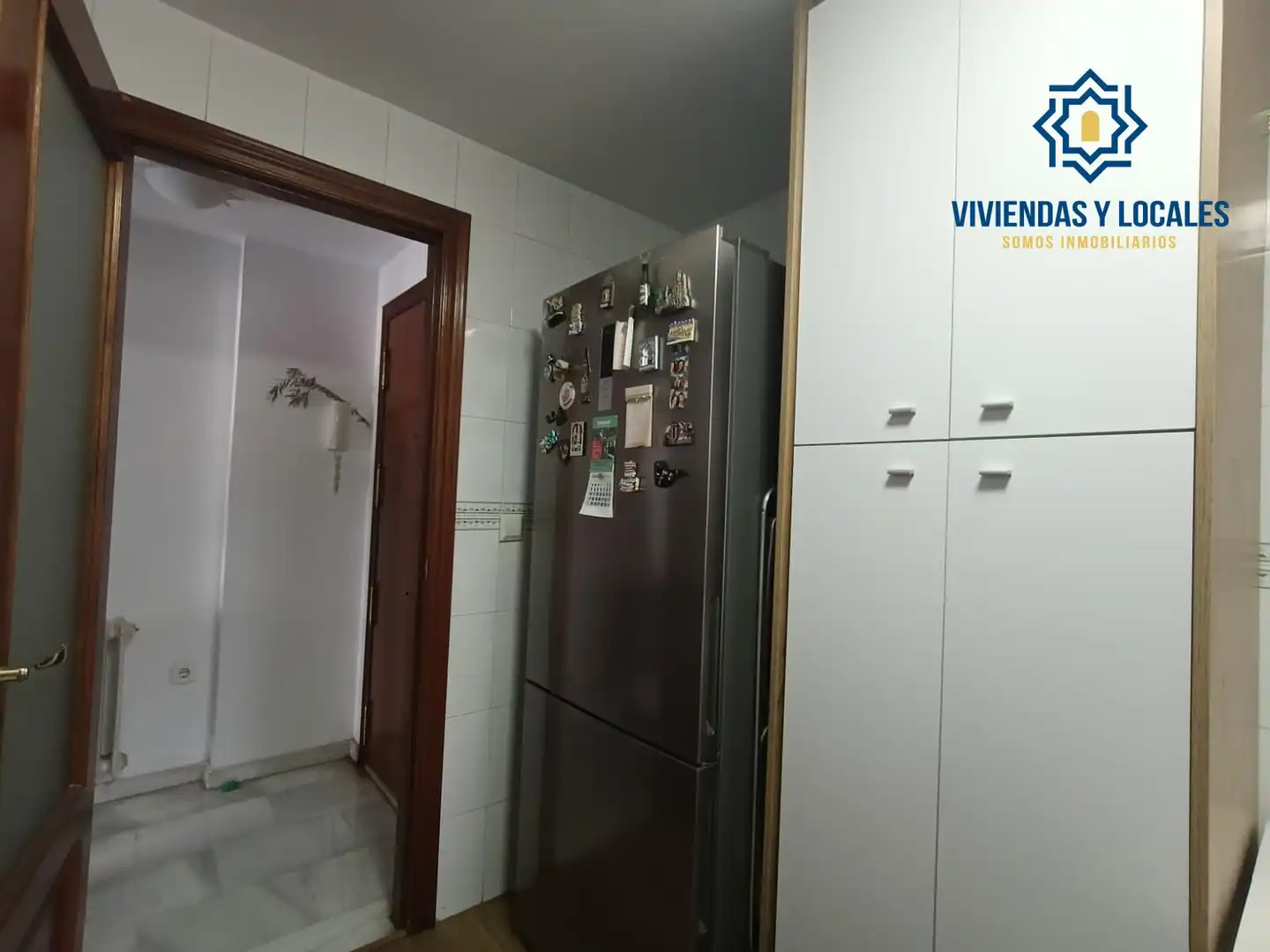 Cuina de Pis de lloguer en Granada amb Aire condicionat, Calefacció i Moblat