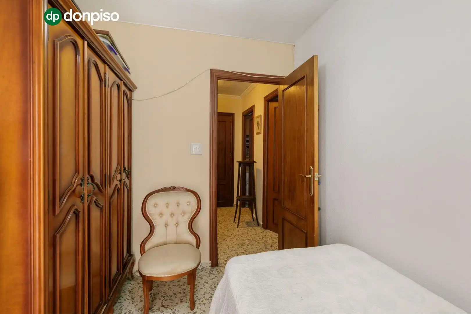 Habitación de Piso en venta en Granada con Calefacción