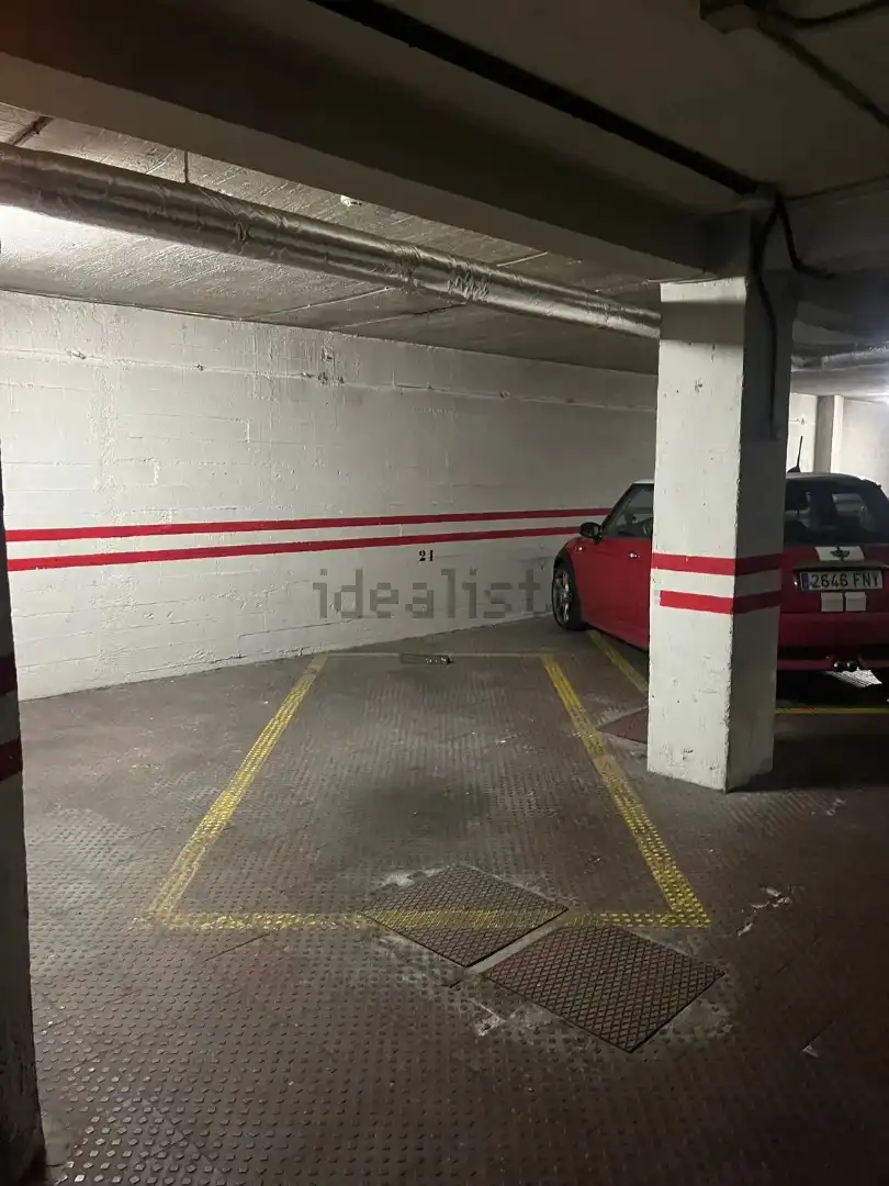Parking of Flat for rent in Madrid  with Air Conditioner, Heating and Oven