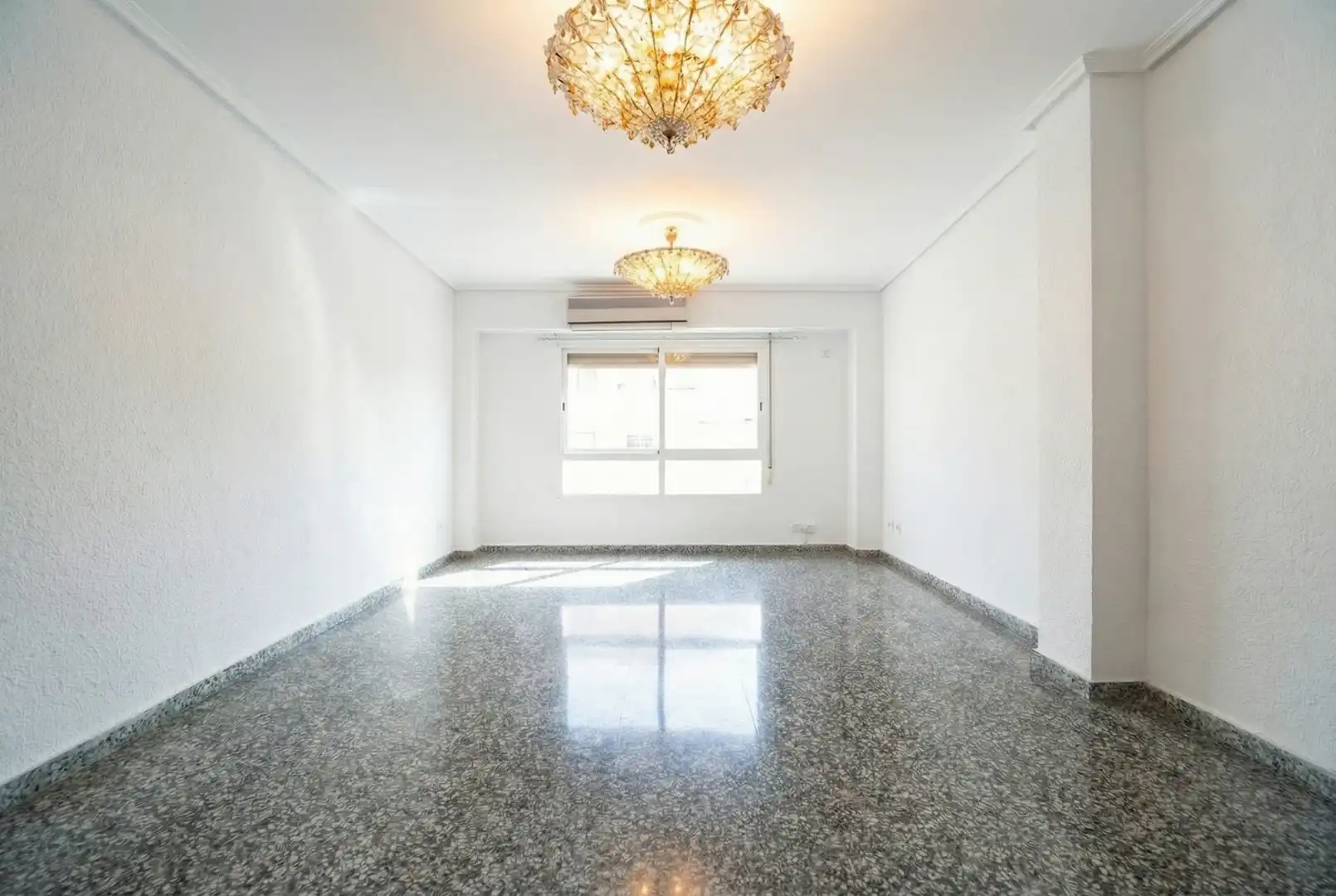 Esszimmer von Wohnung zum Verkauf in Valencia mit Klimaanlage, Privatgarten und Abstellraum