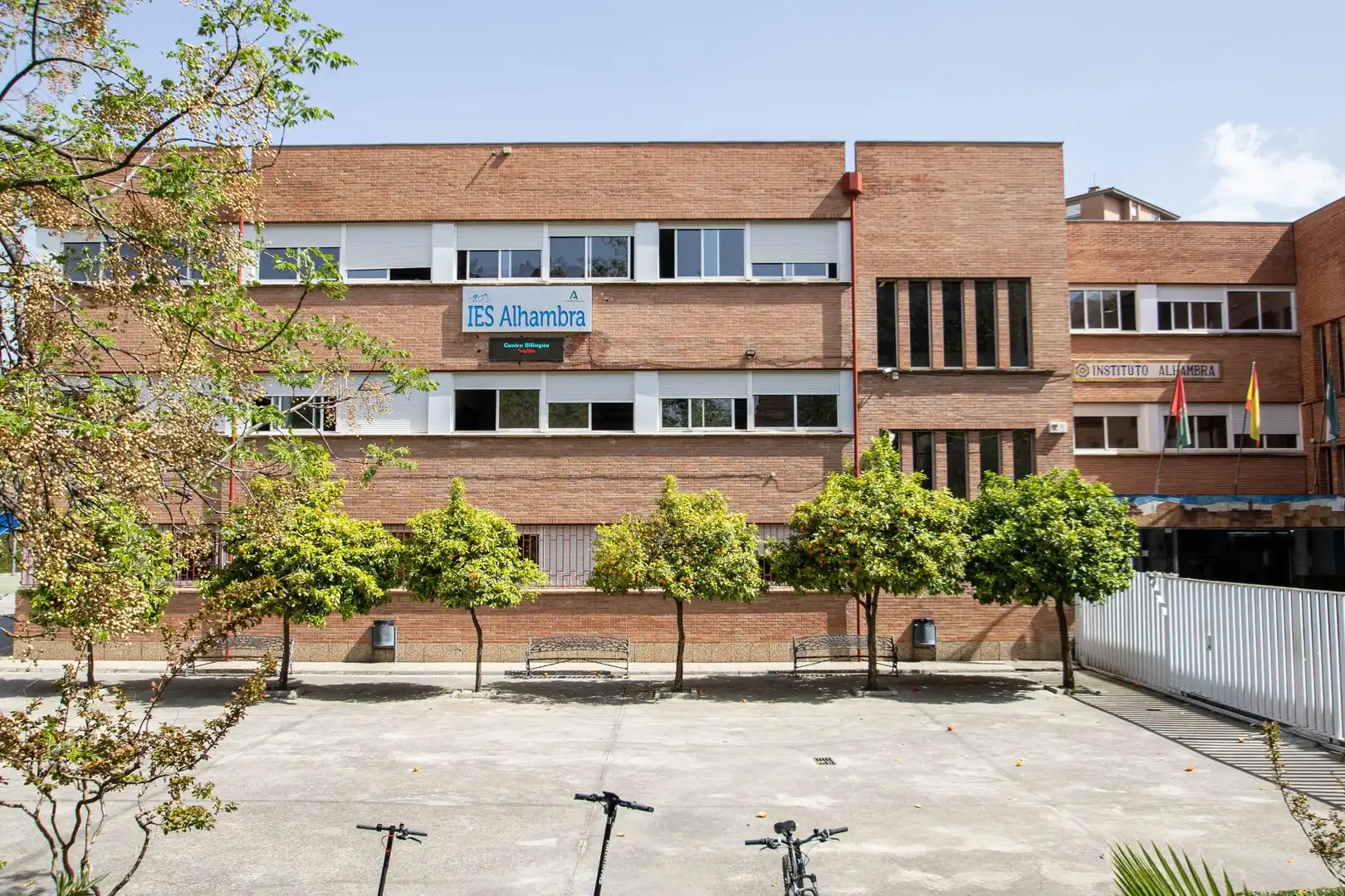 Exterior view of Commercial properties for rent in Granada