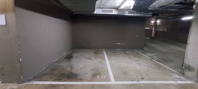 Garaje en Alquiler en PARALELO en El Poble Sec - Parc de Montjuïc