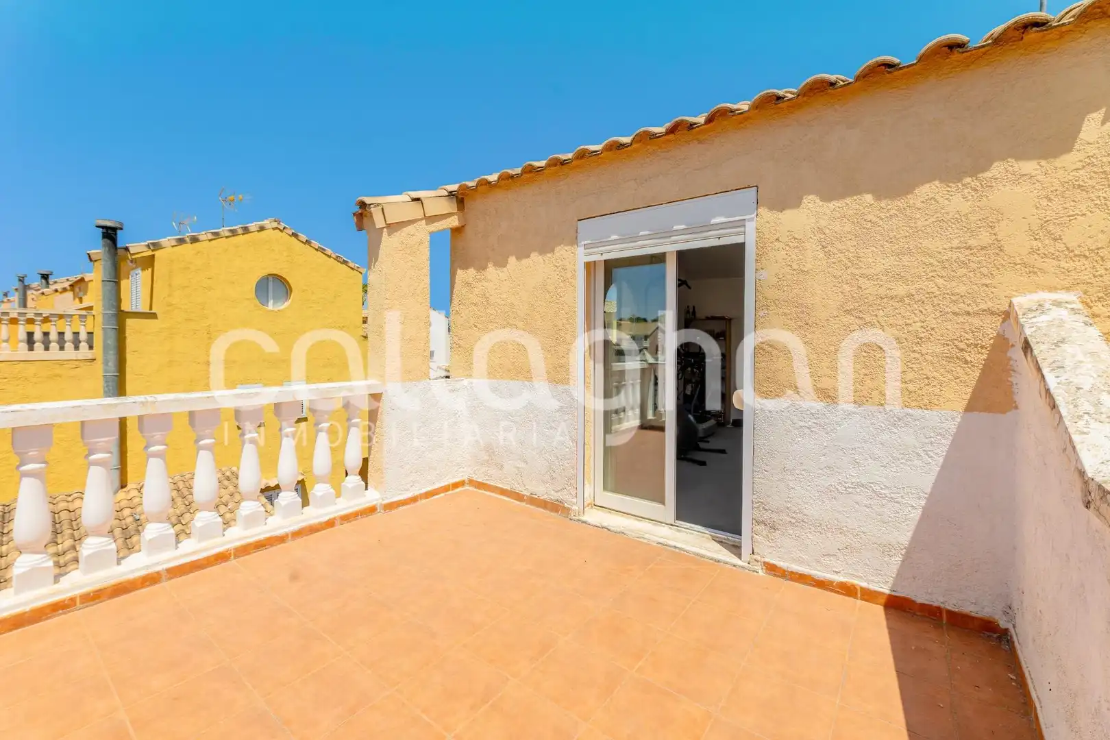 Terrassa de Casa adosada en venda en La Pobla de Vallbona amb Aire condicionat, Jardí privat i Terrassa