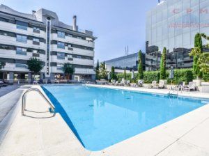 Piscina de Piso de alquiler en  Madrid Capital con Aire acondicionado, Calefacción y Parquet