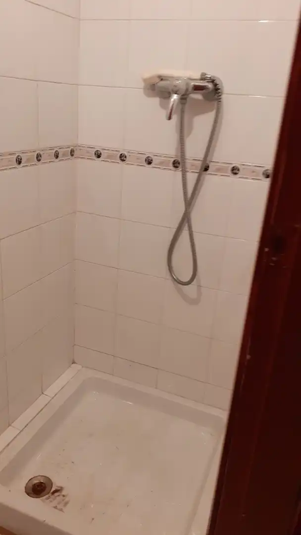 Baño de Nave industrial de alquiler en Santa Eulàlia de Ronçana