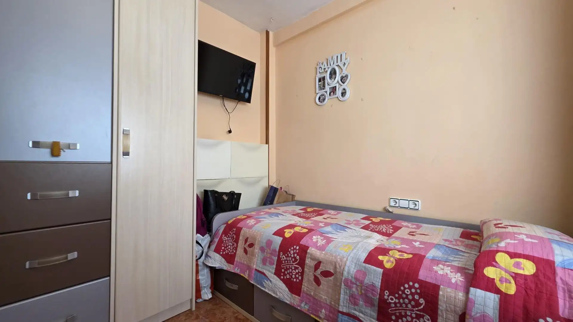 Habitación de Piso en venta en Alicante / Alacant con Aire acondicionado, Calefacción y Amueblado