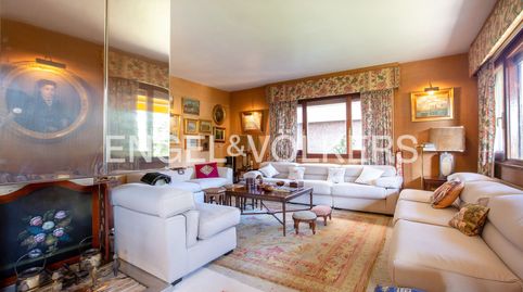 Espectacular vivienda con jardín en Neguri