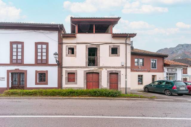 Casa-chalet en Venta en Lugar RIOSECO, 85 en Sobrescobio