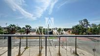 Exterior view of Flat for sale in  Barcelona Capital  with Air Conditioner and Terrace