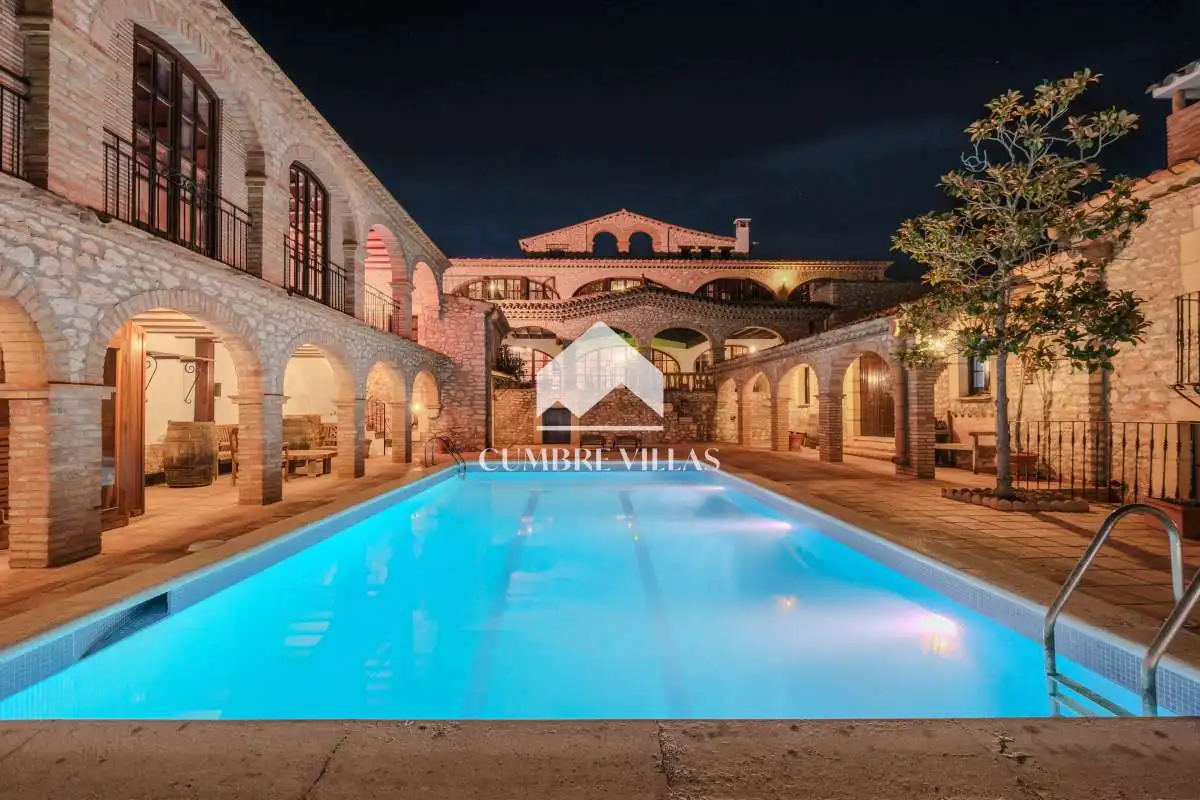 Piscina de Casa o xalet en venda en Sant Pere de Ribes amb Calefacció, Terrassa i Traster