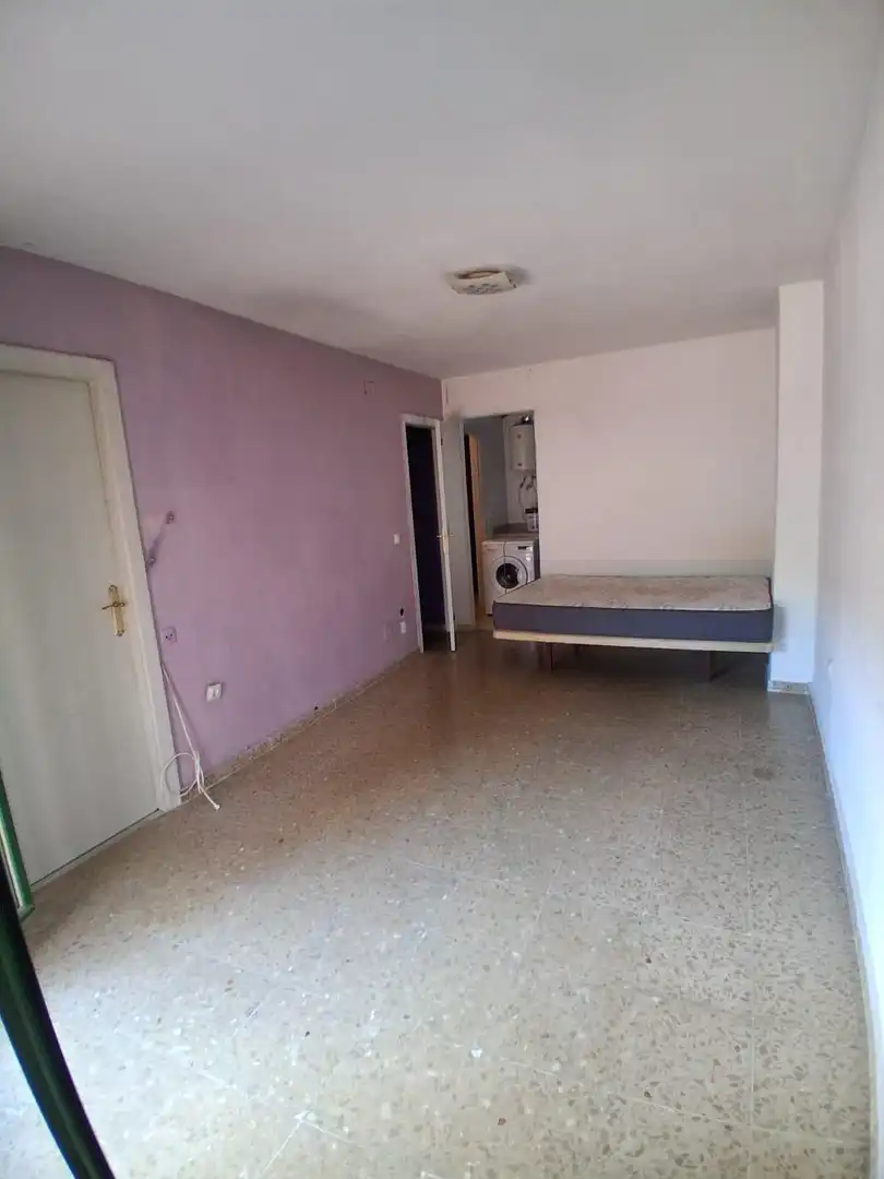 Appartamento con ascensore in vendita a Coria del Río, imagen 2