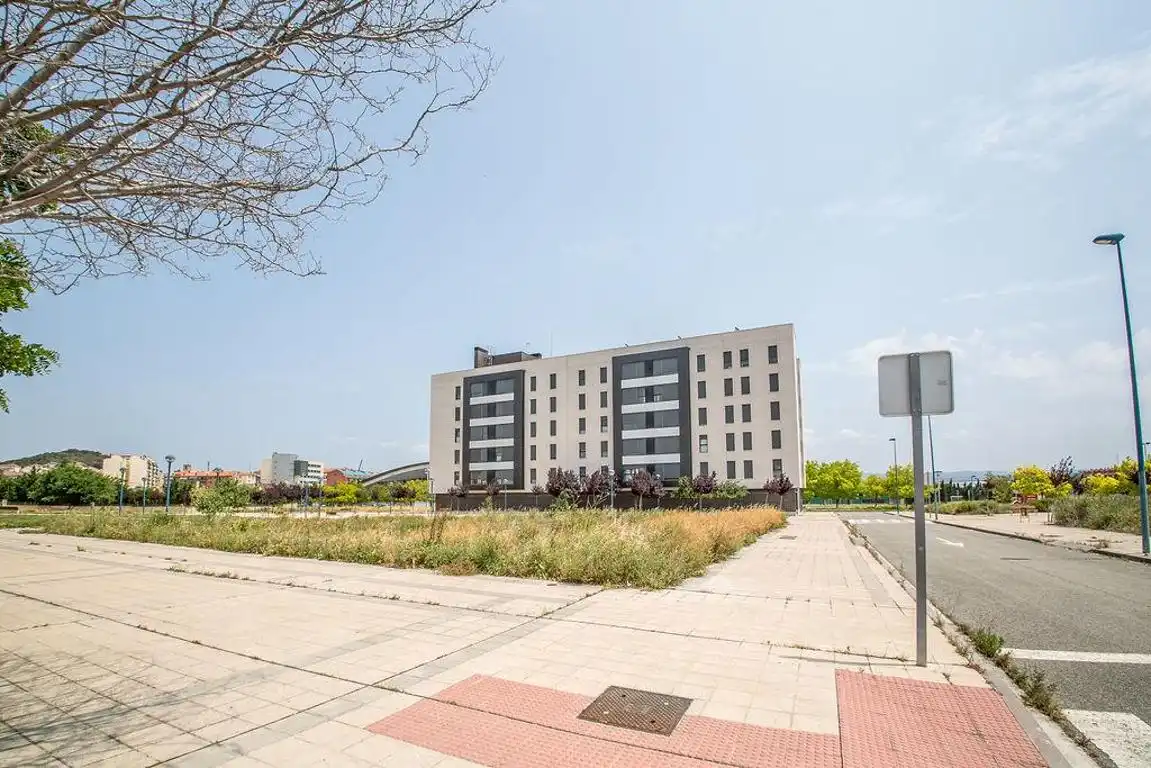Wohnbaugrundstück zum Verkauf in Calle José María Azcona, imagen 6