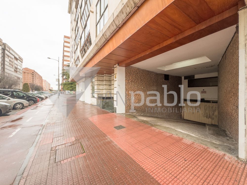 Vista exterior de Garatge en venda en Burgos Capital