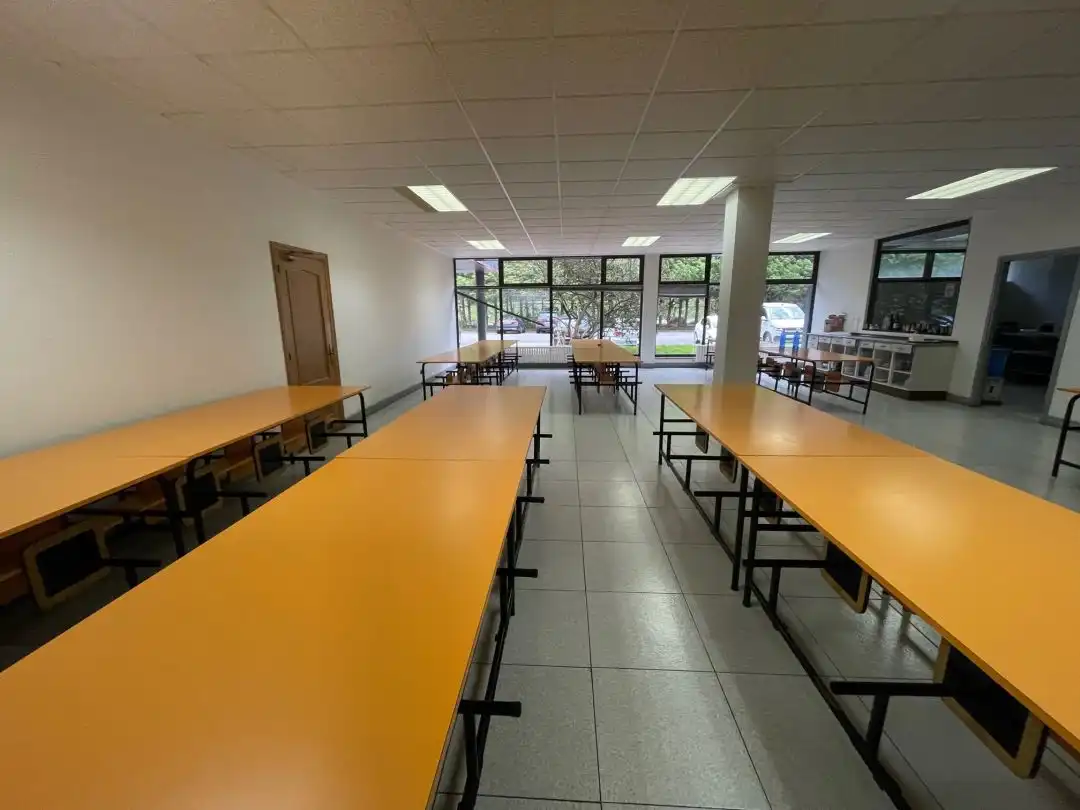 Esszimmer von Fabrikhallen zur Miete in Deba