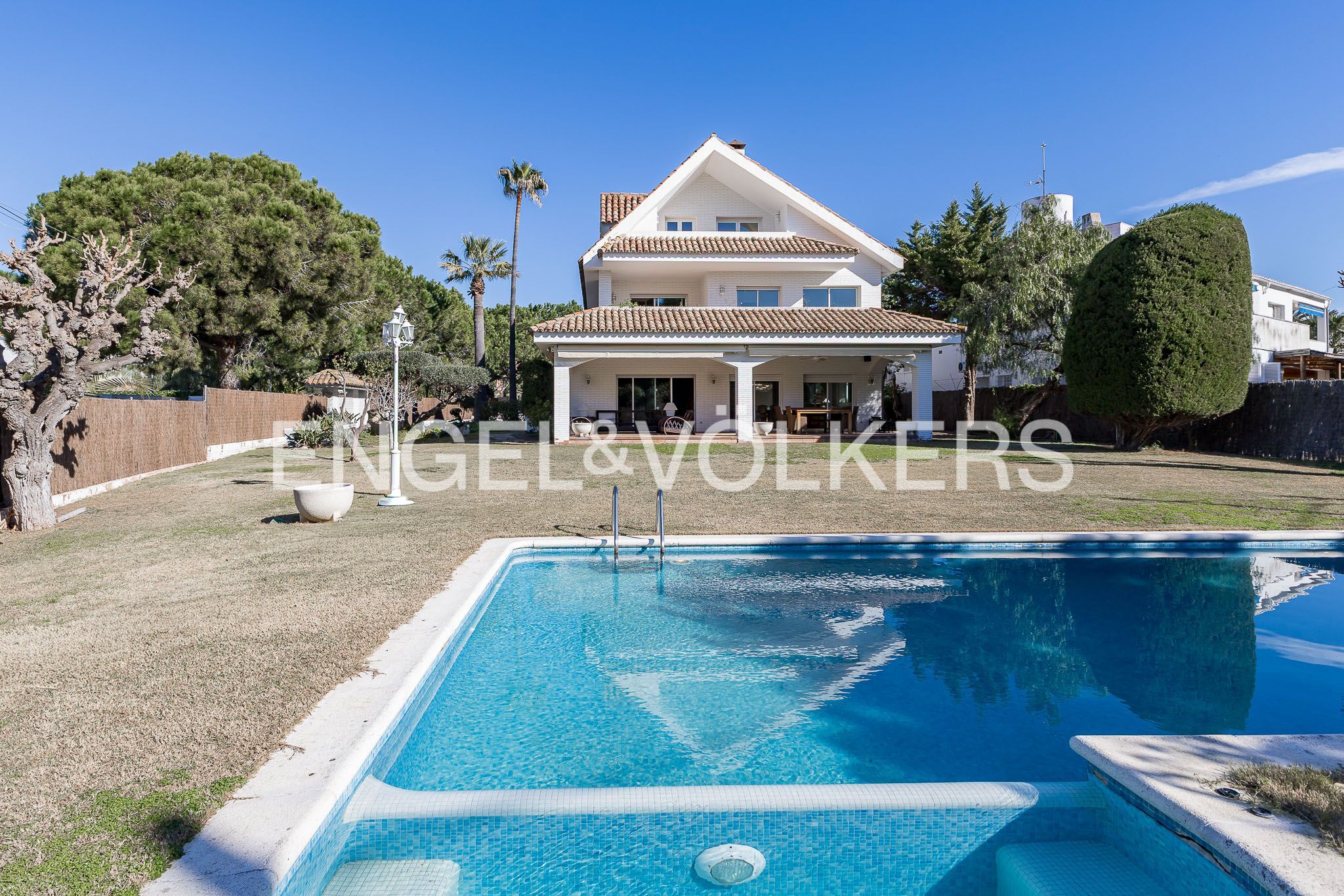 Exterior view of House or chalet to rent in Sitges  with Heating, Private garden and Terrace