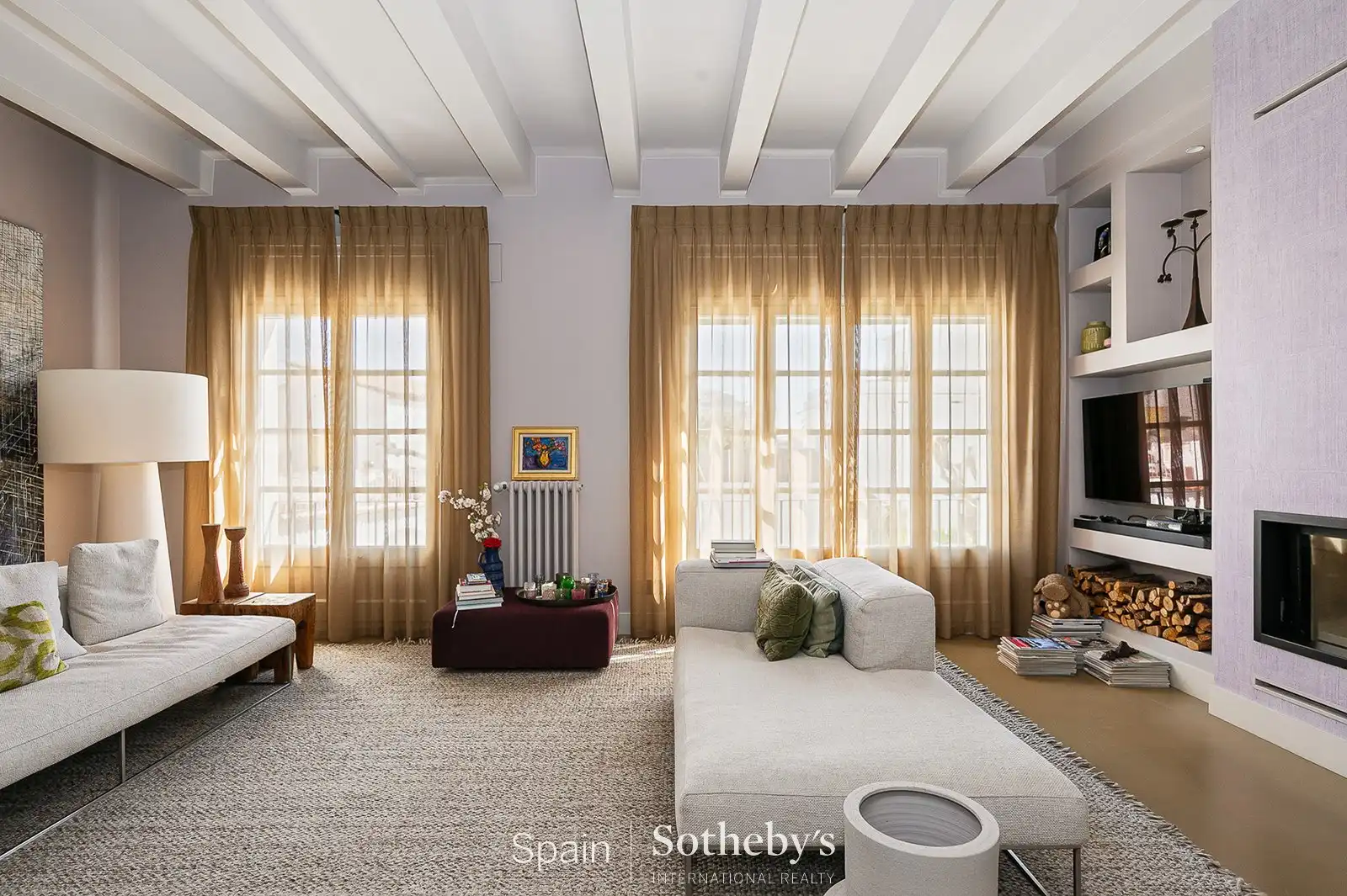 Sala de estar de Casa adosada en venta en Sitges con Aire acondicionado, Calefacción y Jardín privado