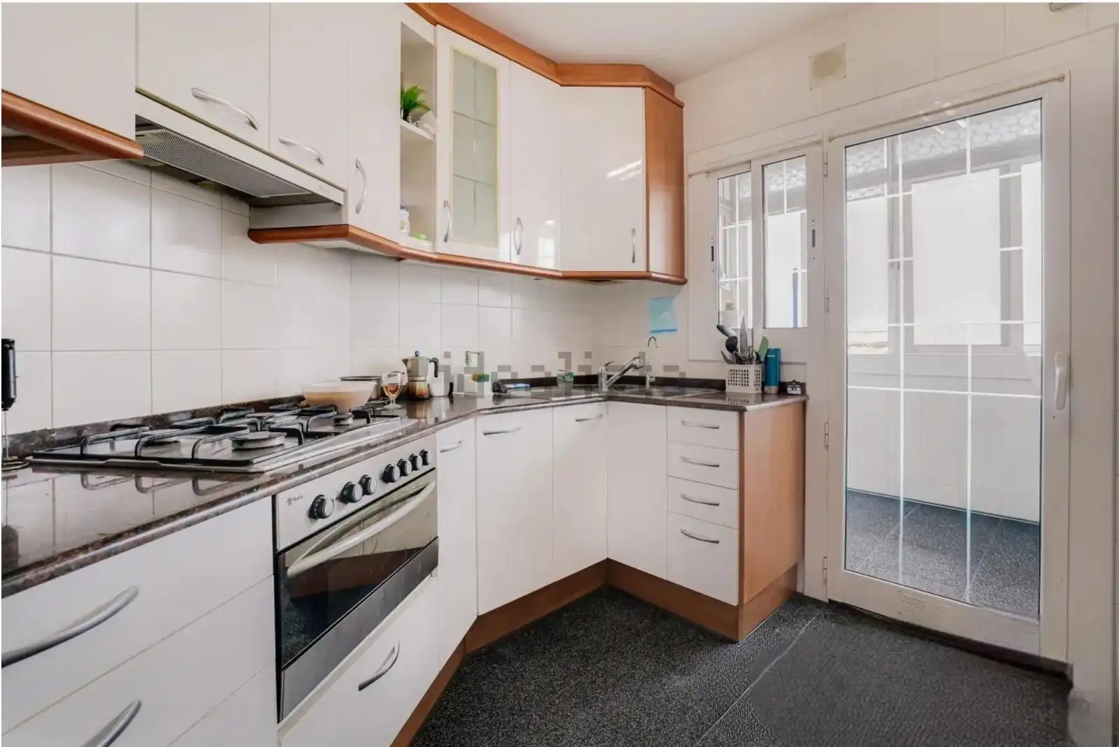 Küche von Maisonette zum Verkauf in L'Hospitalet de Llobregat mit Klimaanlage, Heizung und Parkett