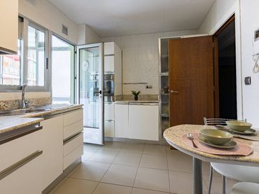 Flat with balcony for sale in Sur