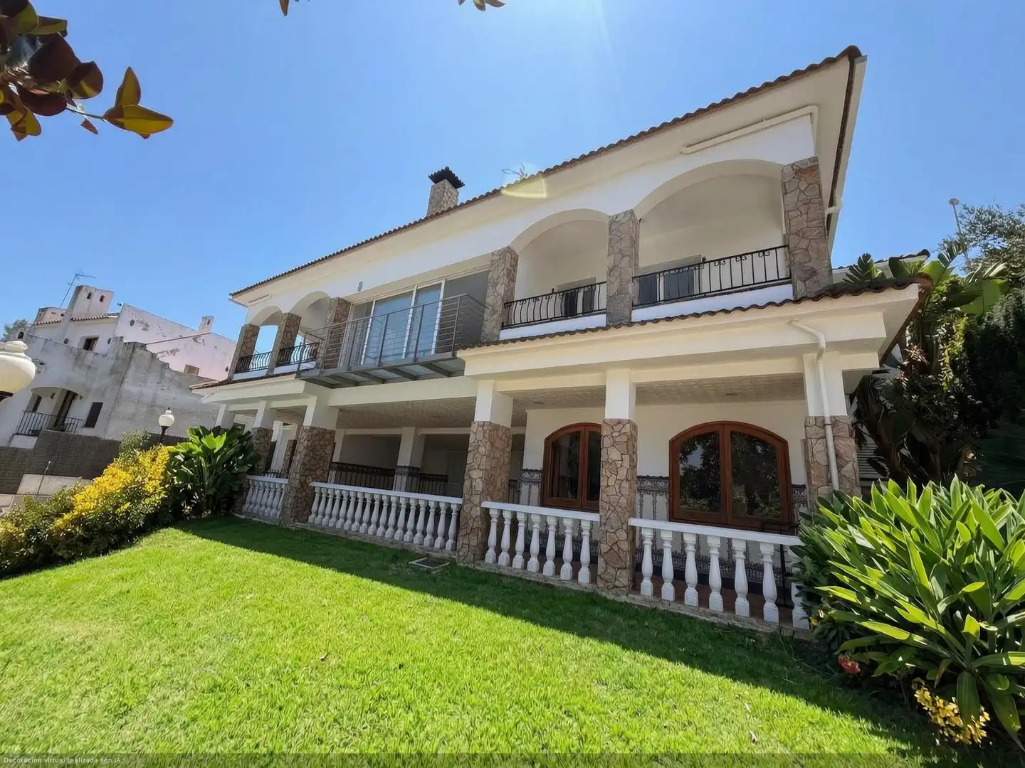 Vista exterior de Casa o xalet en venda en Arenys de Mar amb Aire condicionat, Calefacció i Terrassa