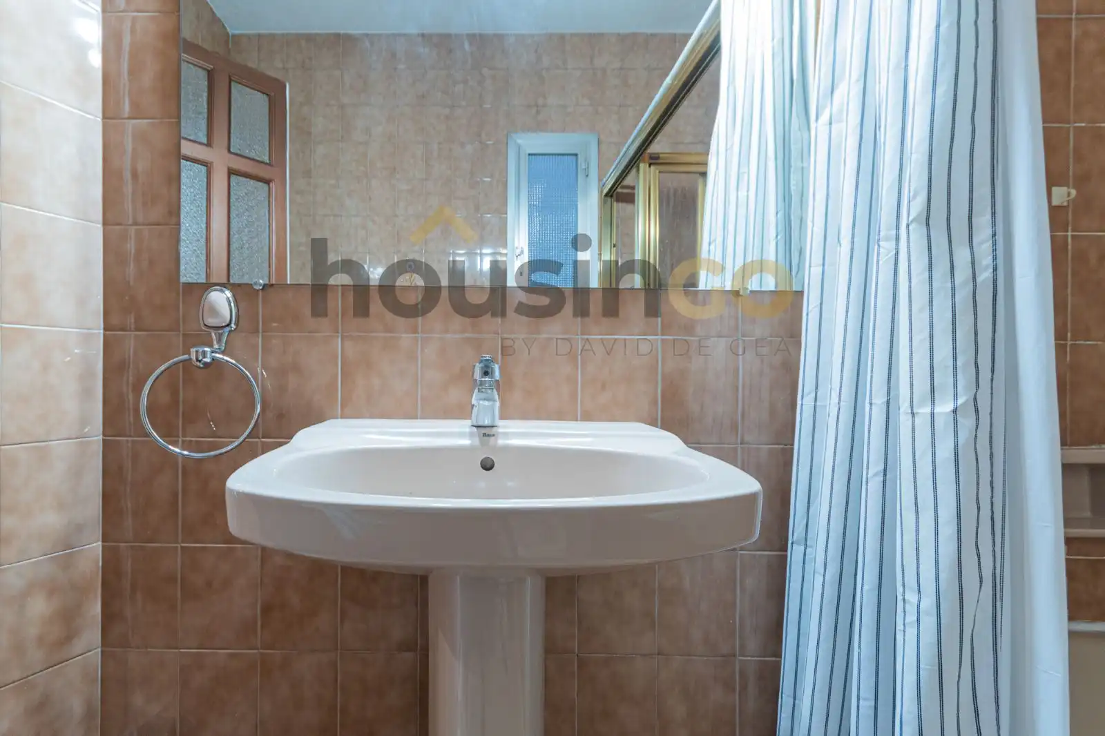 Bathroom of Flat for rent in Madrid  with Heating, Parquet flooring and Furnished