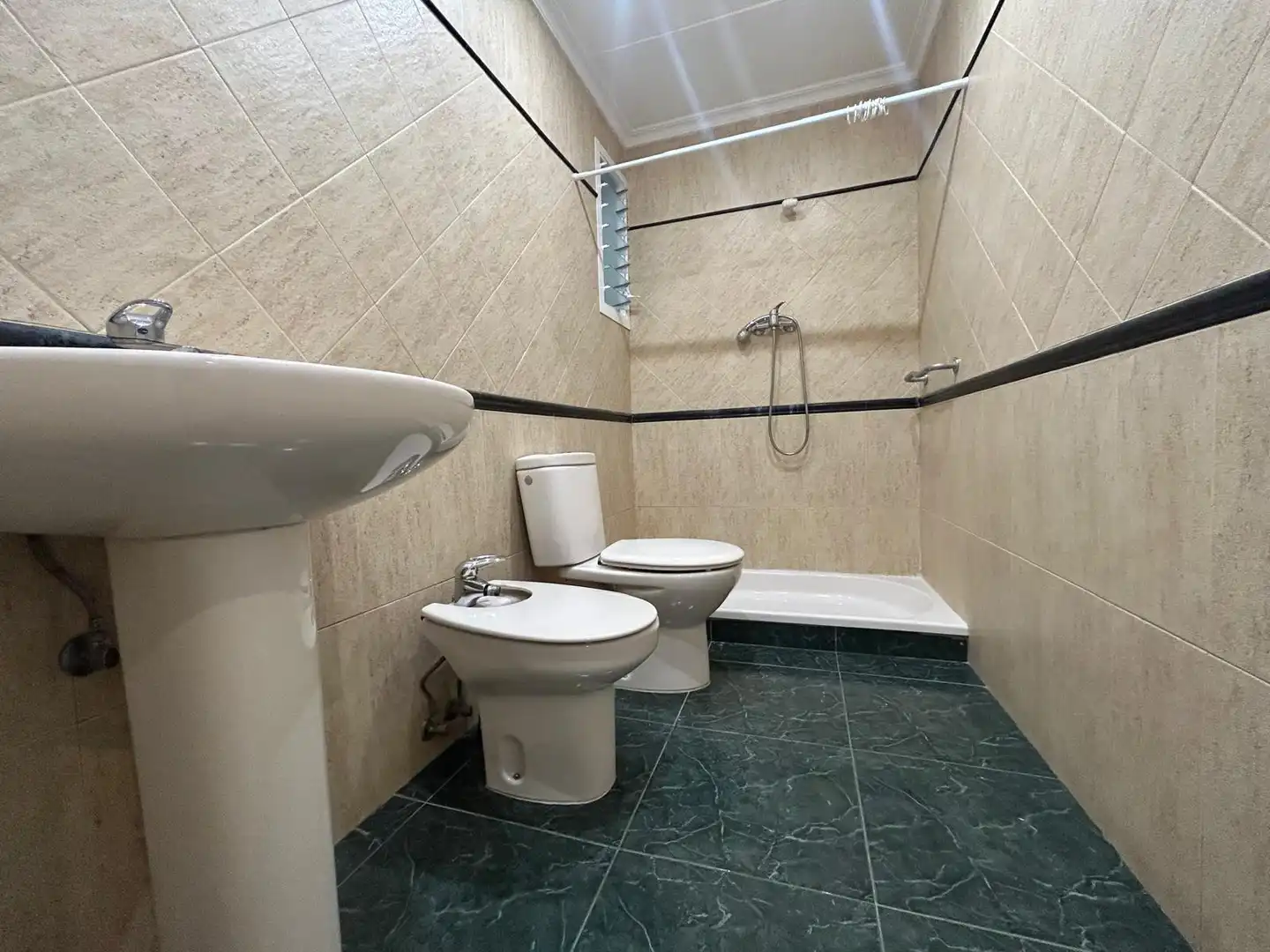 Bathroom of Flat for sale in Alfafar  with Air Conditioner