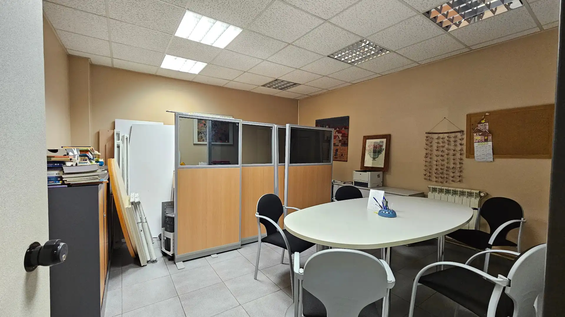 Local en venta en Vitoria - Gasteiz con Calefacción y Amueblado