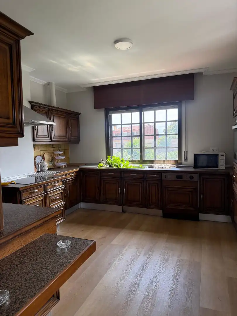 Cocina de Piso de alquiler en Cangas  con Calefacción, Terraza y Amueblado